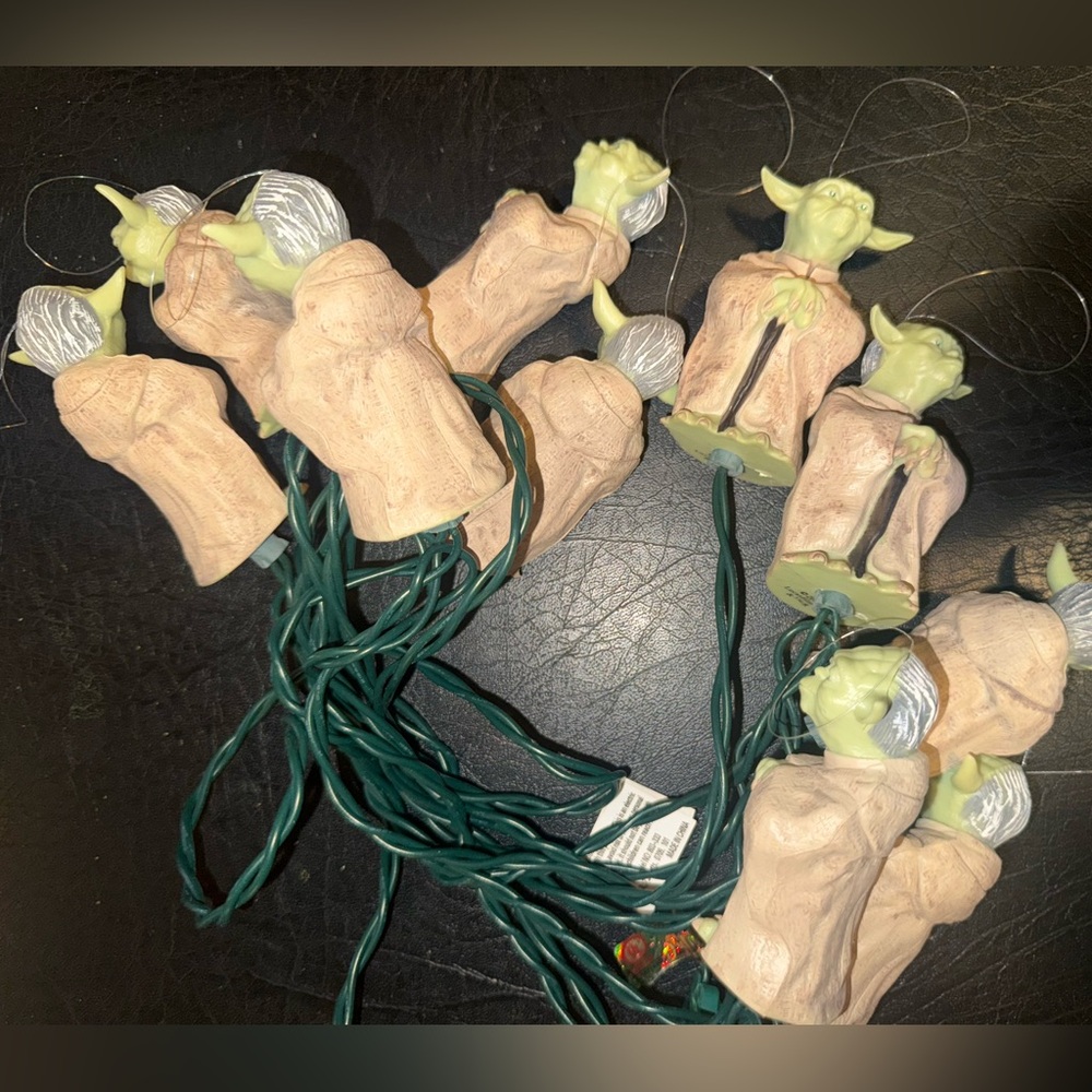 Preowned Kurt Adler 10-Light Plastic Star Wars Yoda String Light Set, Working